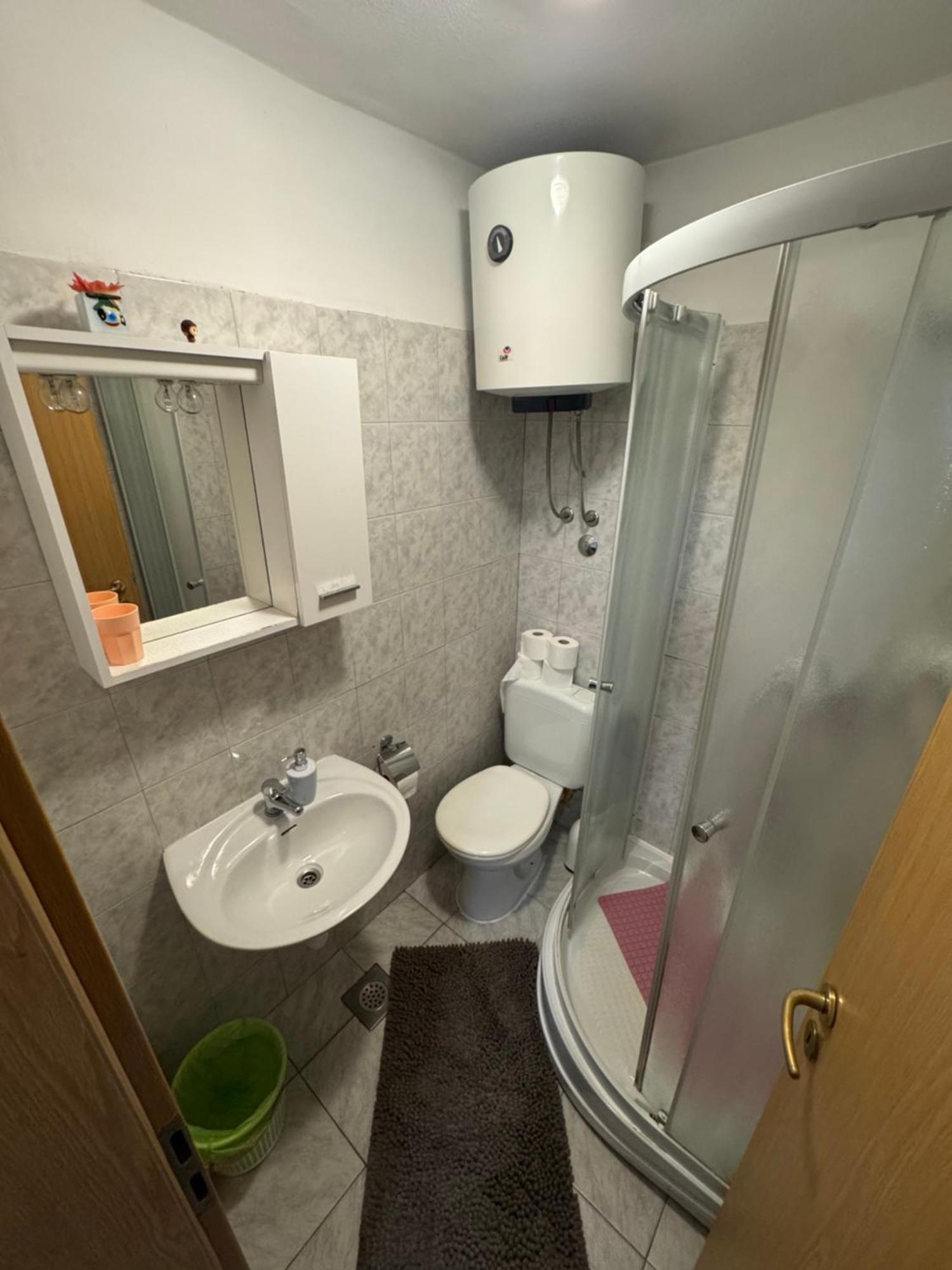 Damira Guest house 3*